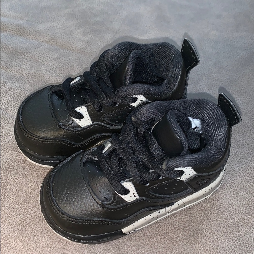 Air Jordan Retro 4